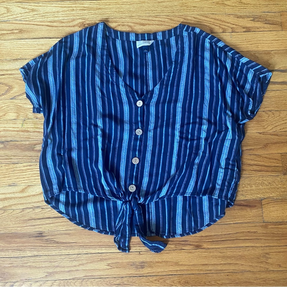 Universal Thread Striped Tie Front Top - Picture 2 of 6